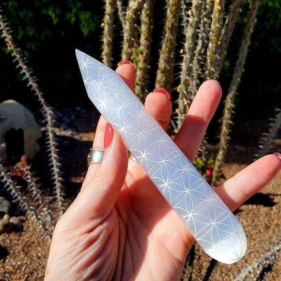 Luminous Thick Selenite Wand Etched with Flower of Life - Picture 10 of 13